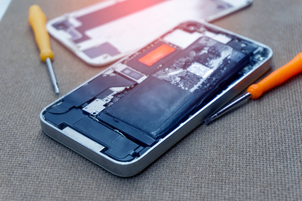 แบตเสื่อมหรือยัง? สุขภาพแบตเตอรี่ Android และ iPhone เหลือกี่ % ควรเปลี่ยน