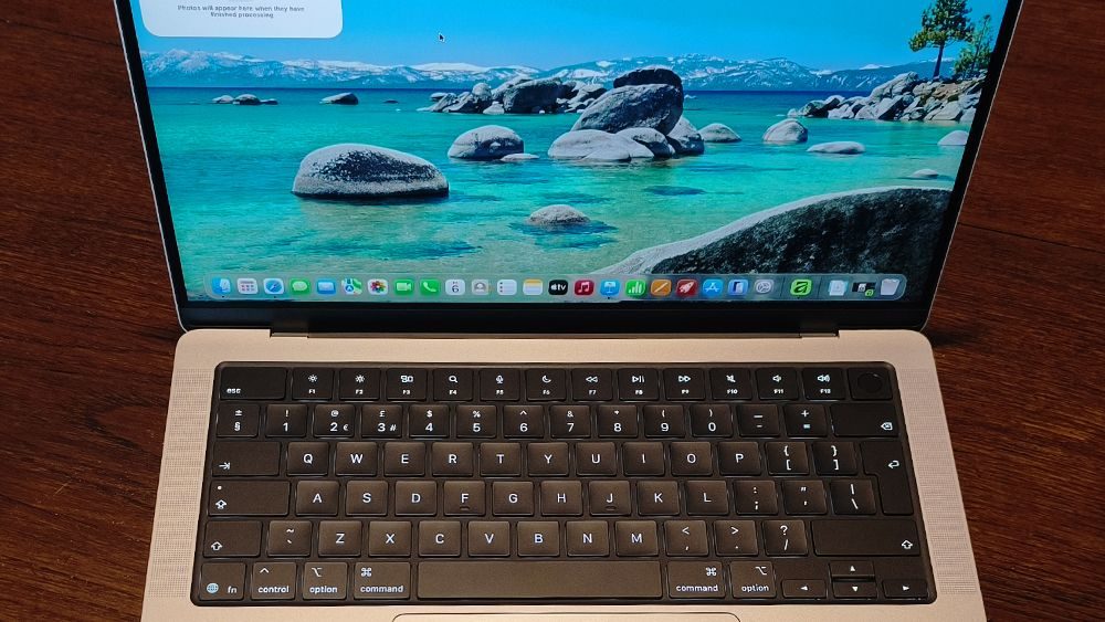 ลดกว่า $400 - ดีล MacBook Pro 14 นิ้ว M5 Pro ปี 2026 ที่คุ้มสำหรับงานครีเอทีฟ