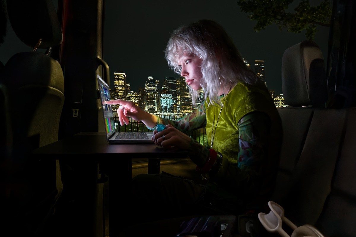 MacBook Pro จอสัมผัสรุ่นใหม่ของ Apple ผลักระดับราคาคอมพิวเตอร์พกพาไปไกล